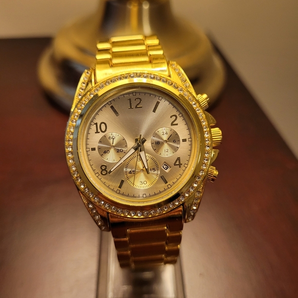Accessories - New Women's Gold Fashion watch with Diamond Bezel